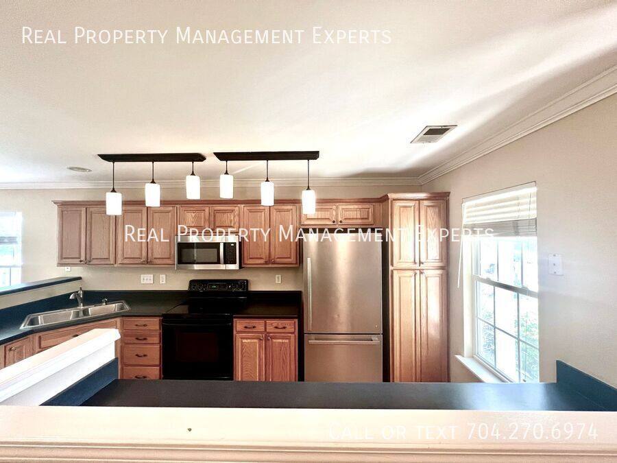 Townhouse for rent at 840 Pelican Bay Dr, Pineville, NC 28134