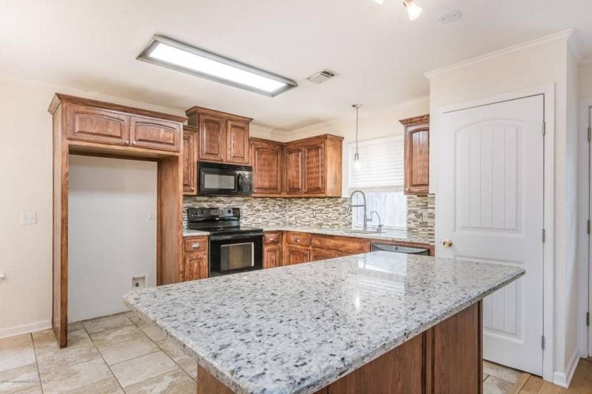 House for rent at 8 Windy Meadow Lane, Canyon, TX 79015