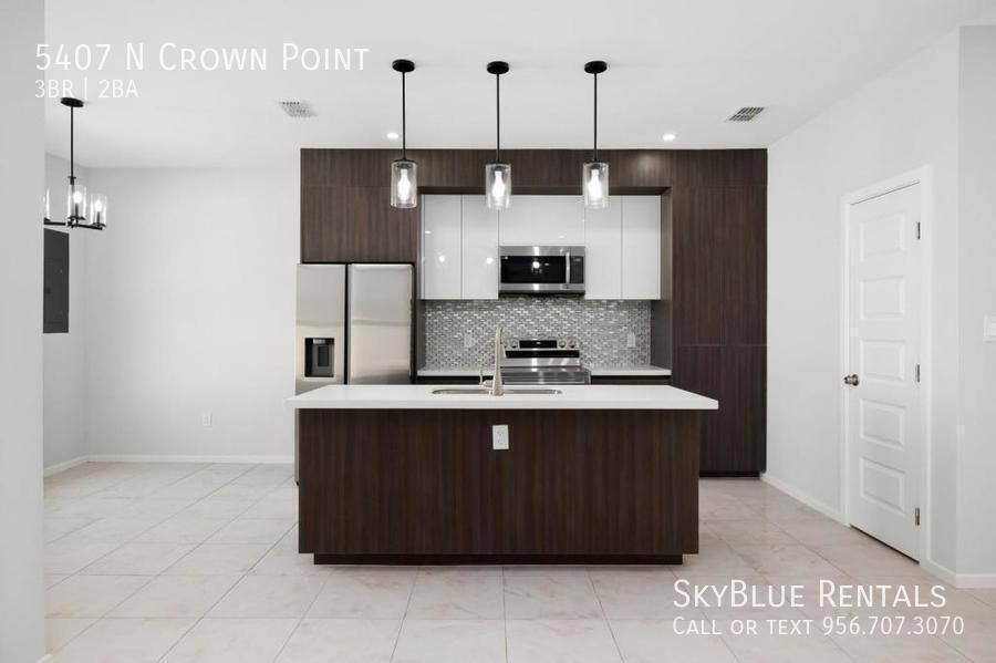 Townhouse for rent at 5407 N Crown Point, Pharr, TX 78577