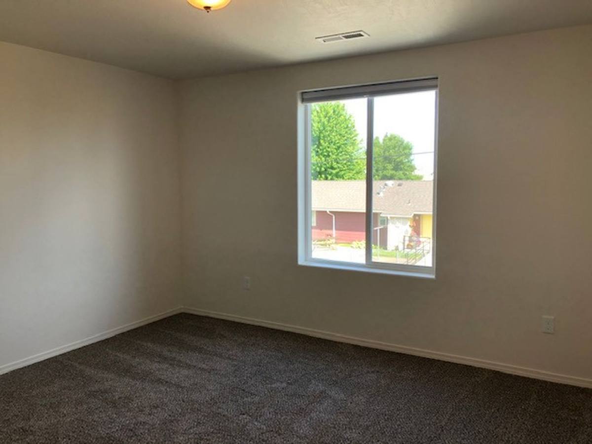 Apartment for rent at 910 912 W Poplar, Walla Walla, WA 99362