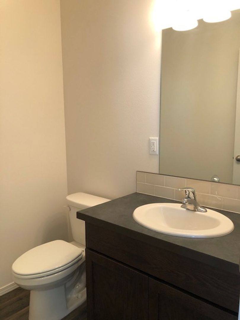 Apartment for rent at 910 912 W Poplar, Walla Walla, WA 99362