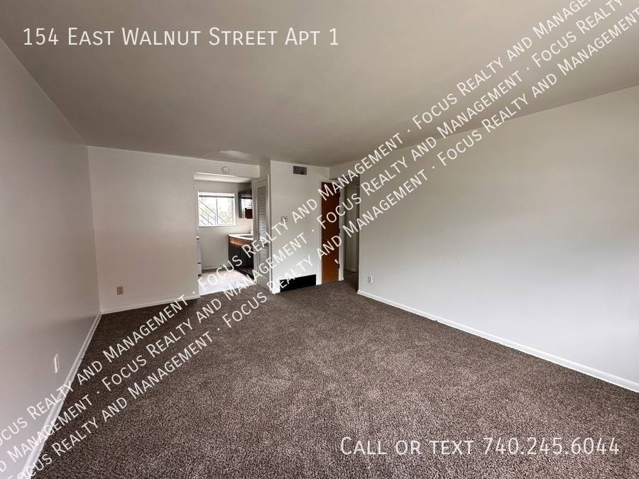 Apartment for rent at 154 E Walnut St #1, Lancaster, OH 43130