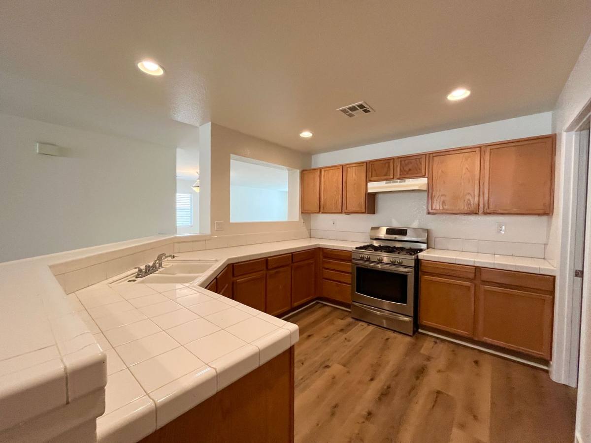 House for rent at 36741 30th St E, Palmdale, CA 93550