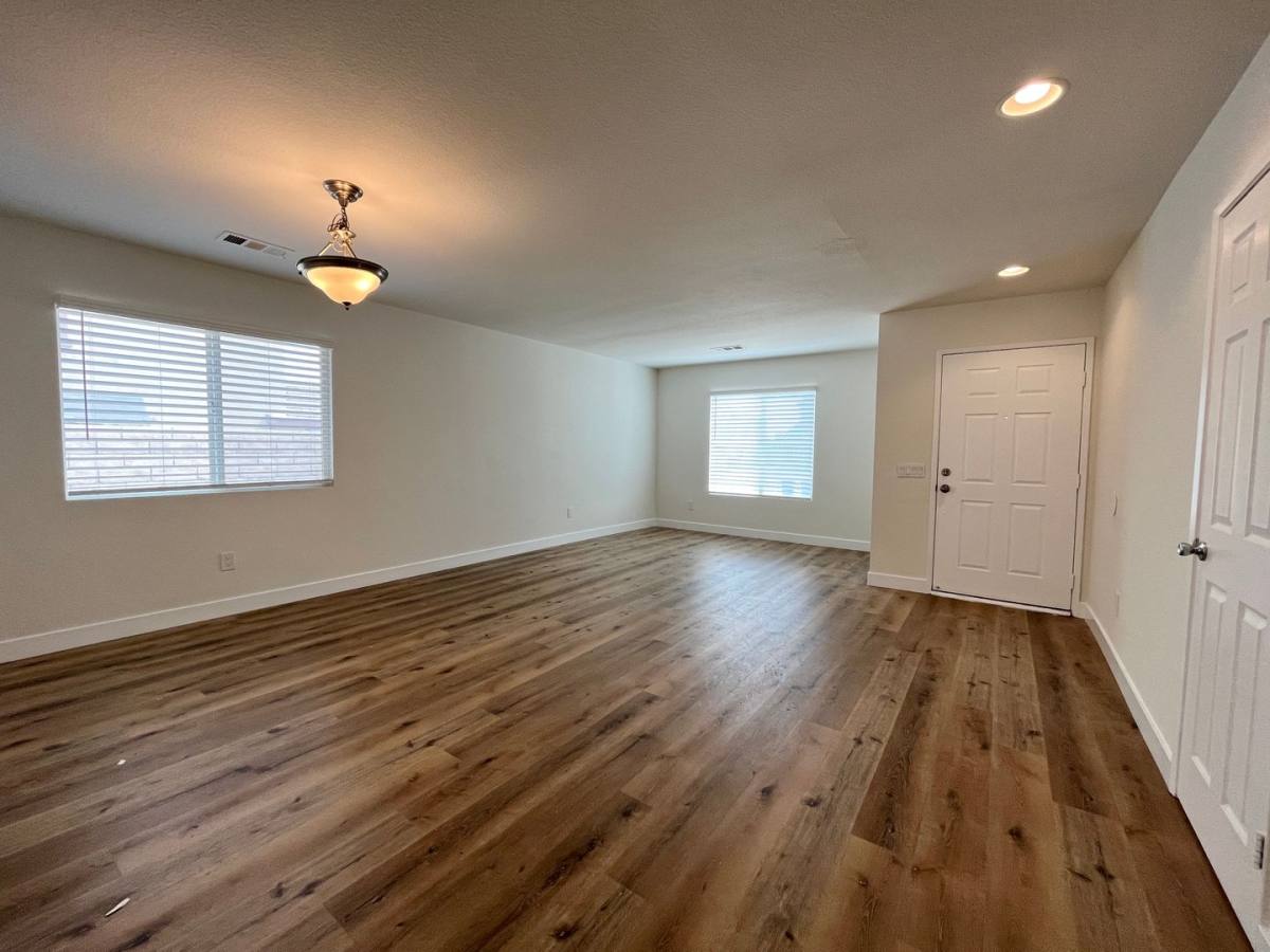 House for rent at 36741 30th St E, Palmdale, CA 93550