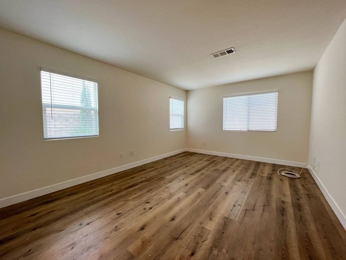House for rent at 36741 30th St E, Palmdale, CA 93550