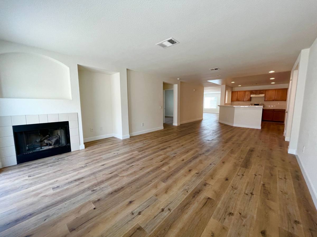 House for rent at 36741 30th St E, Palmdale, CA 93550
