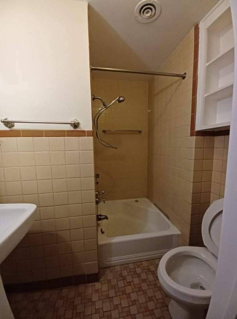Apartment for rent at 111 Regan St, Rockford, IL 61104