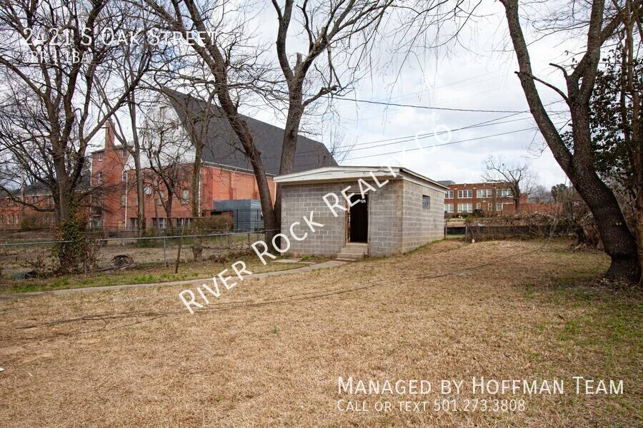 House for rent at 2421 S Oak St, Little Rock, AR 72204