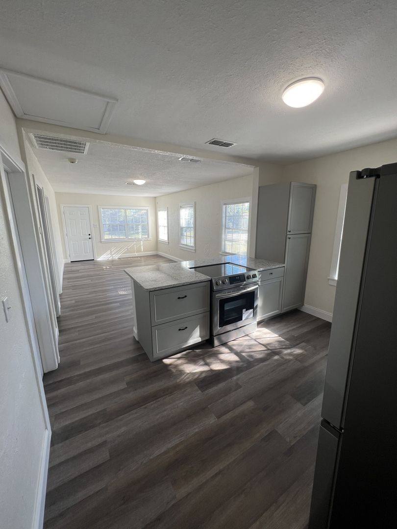 House for rent at 617 Lakehurst St, Lakeland, FL 33805