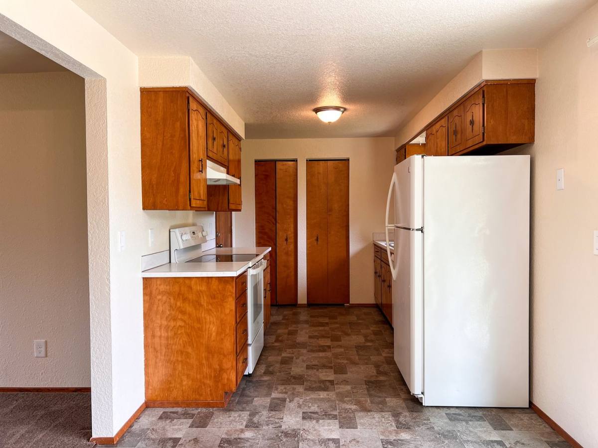 Apartment for rent at 265-267-325-327 S 8th St, Lebanon, OR 97355