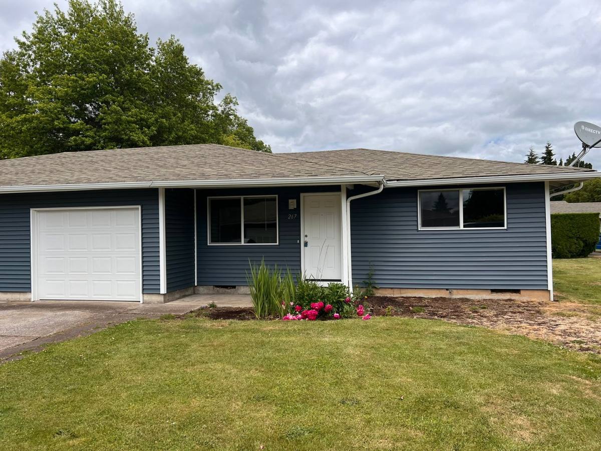 Apartment for rent at 265-267-325-327 S 8th St, Lebanon, OR 97355