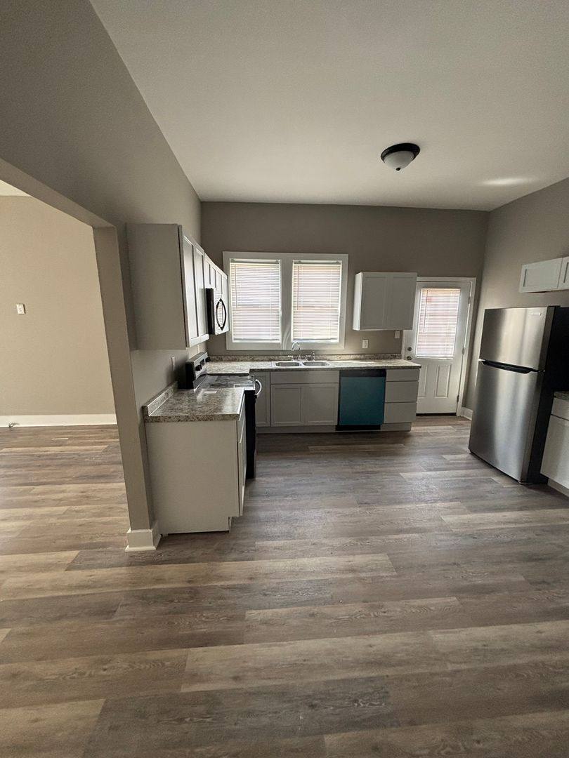 Apartment for rent at 324 E 12th Ave, Bowling Green, KY 42101