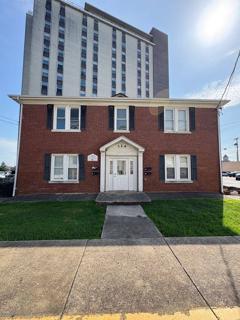 Apartment for rent at 324 E 12th Ave, Bowling Green, KY 42101