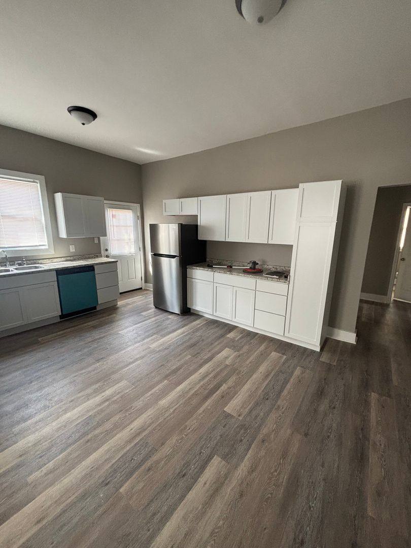 Apartment for rent at 324 E 12th Ave, Bowling Green, KY 42101