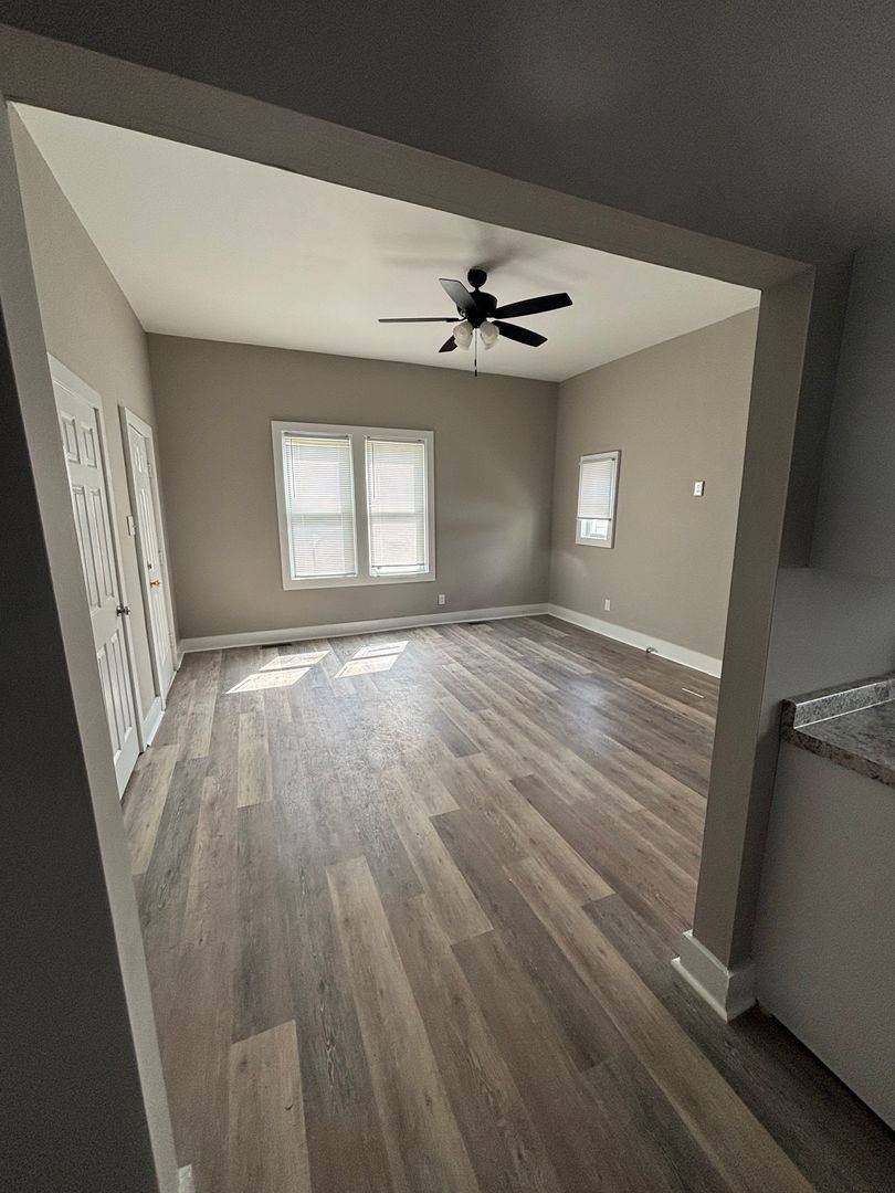 Apartment for rent at 324 E 12th Ave, Bowling Green, KY 42101