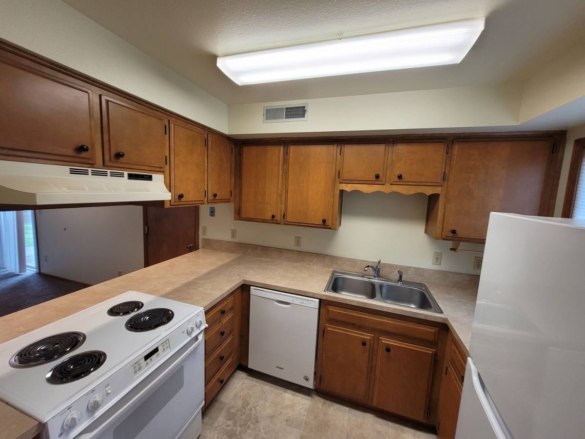 Townhouse for rent at 5065 Terrylee Court SE, Salem, OR 97306