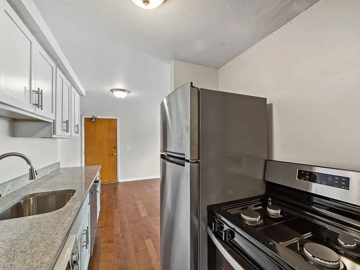 Apartment for rent at 2019 McKinley Ave, Lakewood, OH 44107