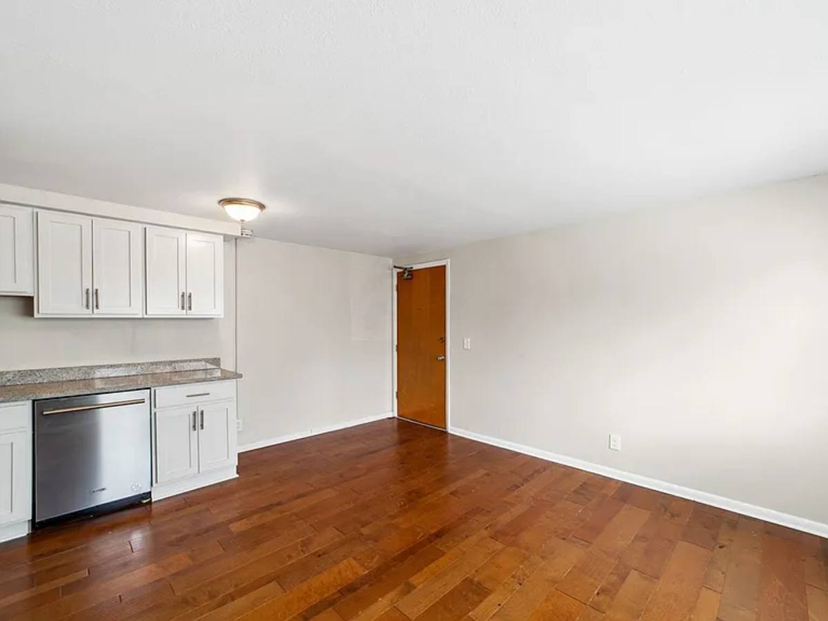 Apartment for rent at 2019 McKinley Ave, Lakewood, OH 44107