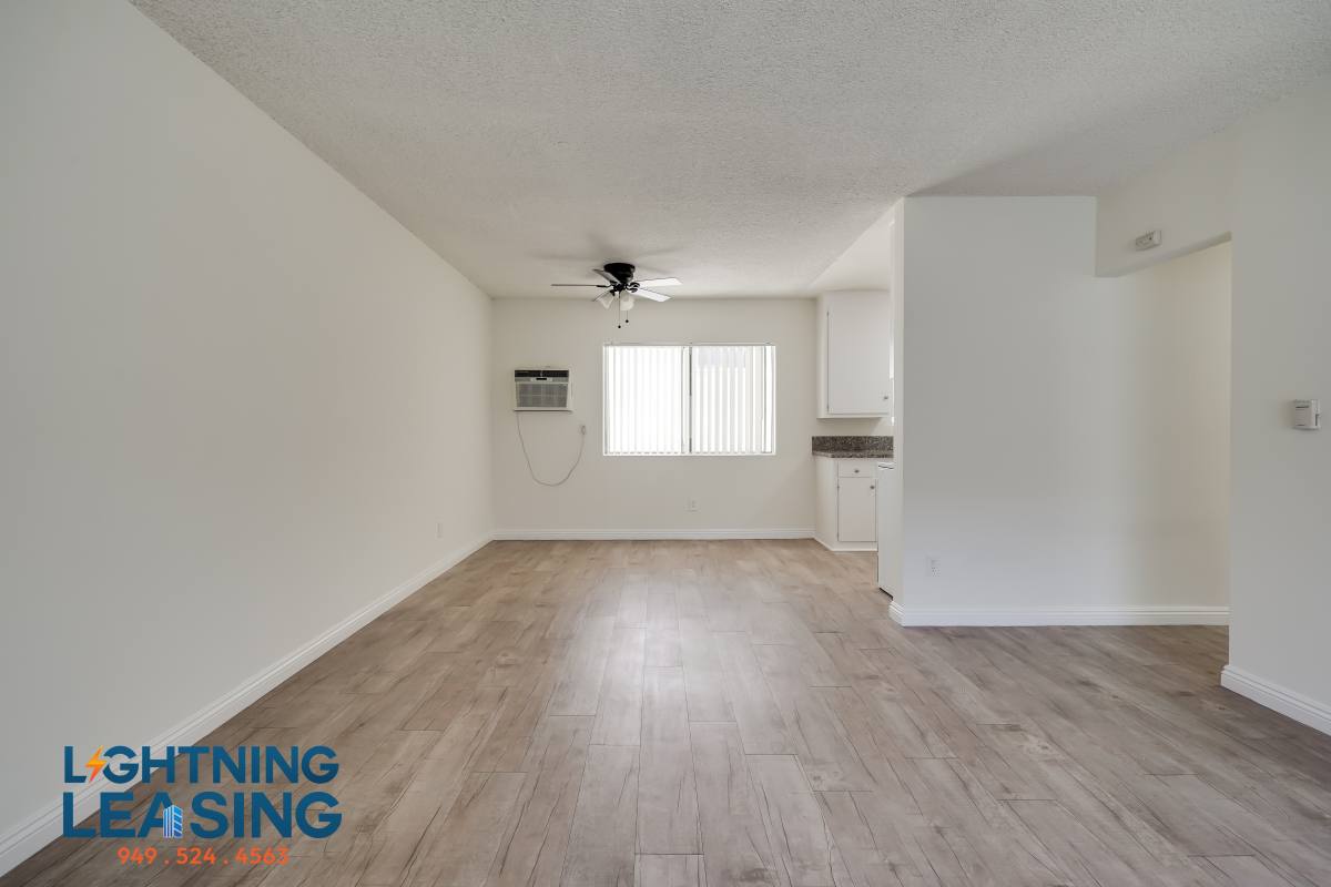 Apartment for rent at 5130 1 2 Yarmouth #10D, Encino, CA 91316