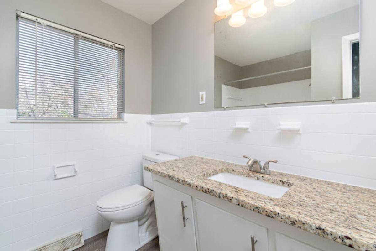 Apartment for rent at 10466 Wornall Rd, Kansas City, MO 64114