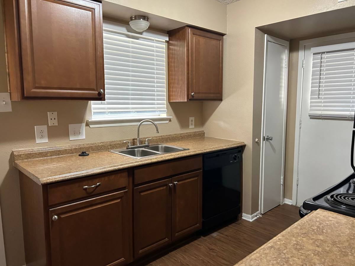 Townhouse for rent at 3925 Crow Rd, Beaumont, TX 77706
