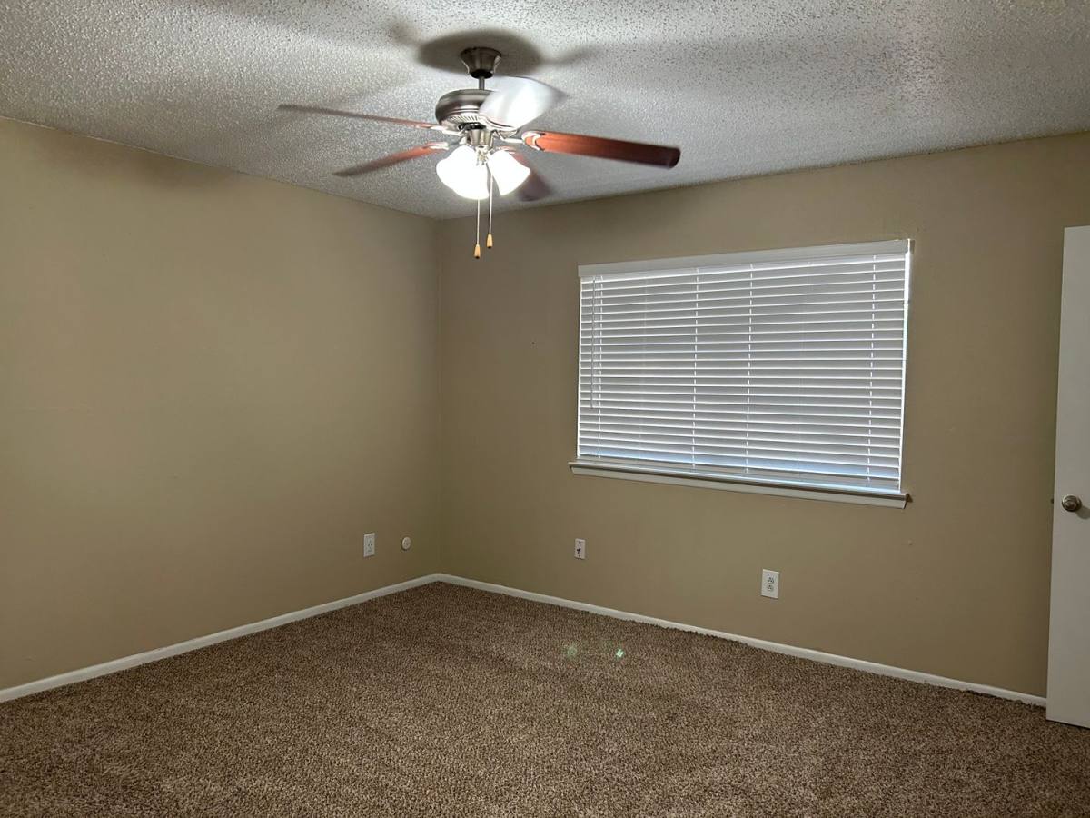 Townhouse for rent at 3925 Crow Rd, Beaumont, TX 77706