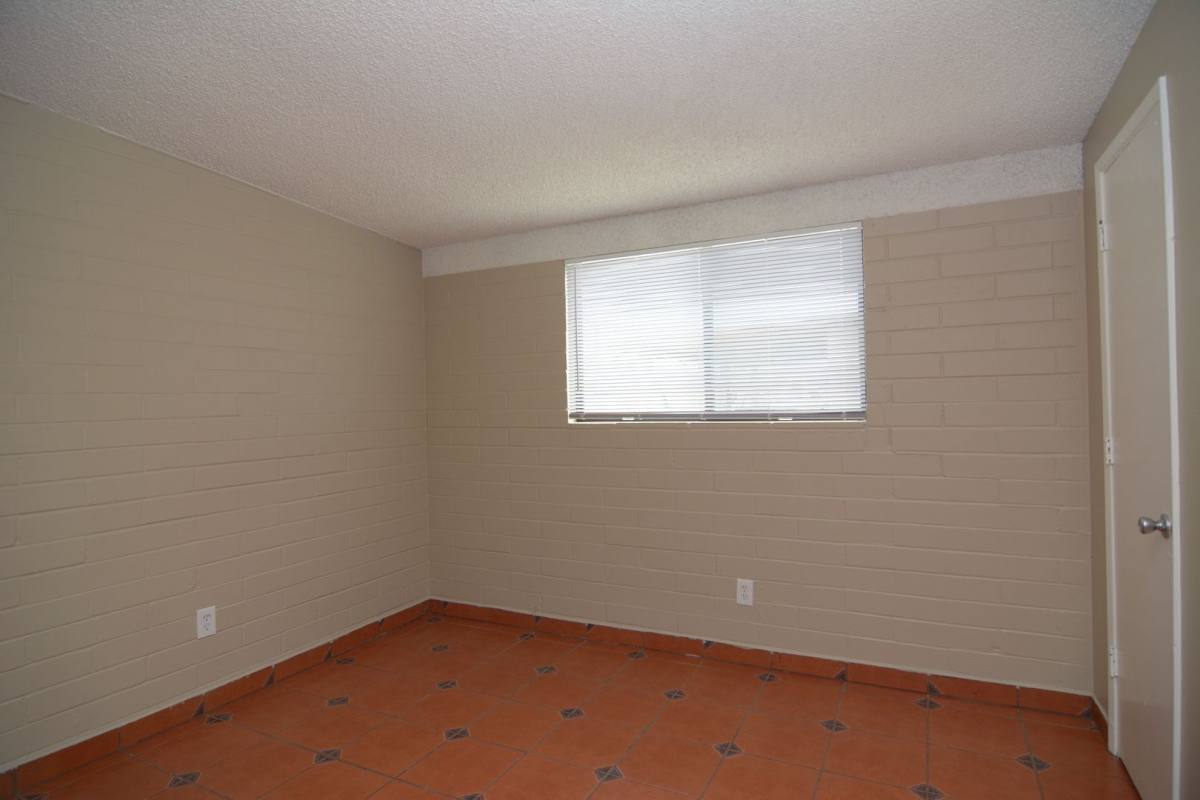 House for rent at 1074 W Pennsylvania Dr, Tucson, AZ 85714