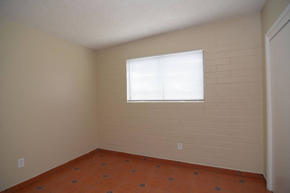 House for rent at 1074 W Pennsylvania Dr, Tucson, AZ 85714