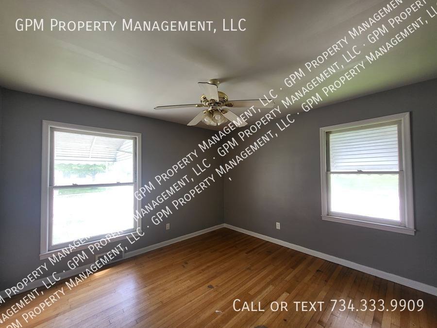 House for rent at 15305 Evergreen Ave, Eastpointe, MI 48021