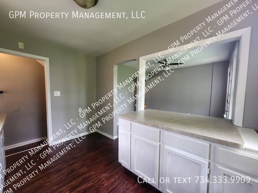 House for rent at 15305 Evergreen Ave, Eastpointe, MI 48021
