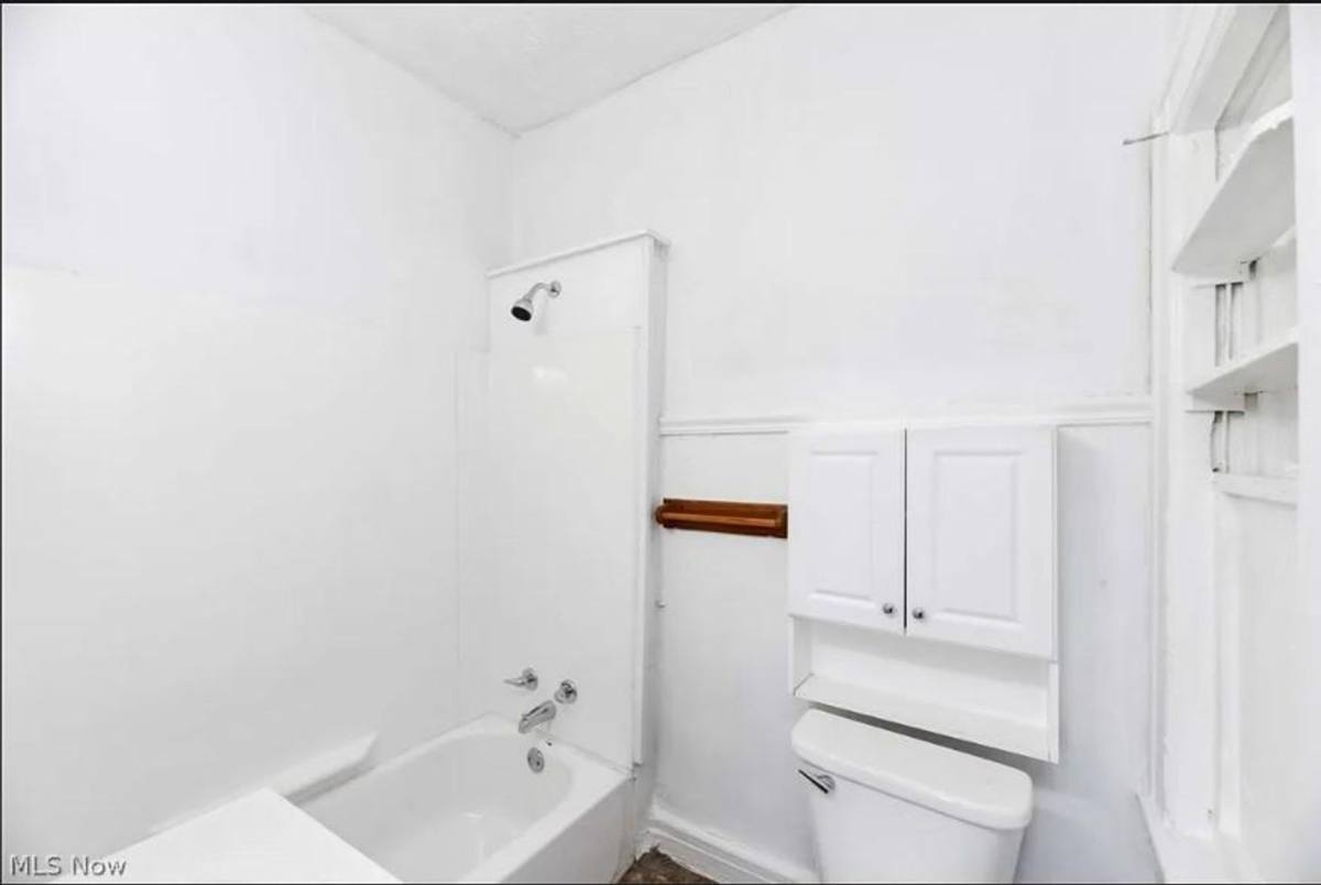 Apartment for rent at 14104 Aspinwall Ave, Cleveland, OH 44110