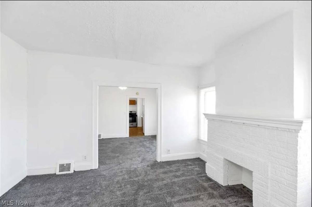 Apartment for rent at 14104 Aspinwall Ave, Cleveland, OH 44110