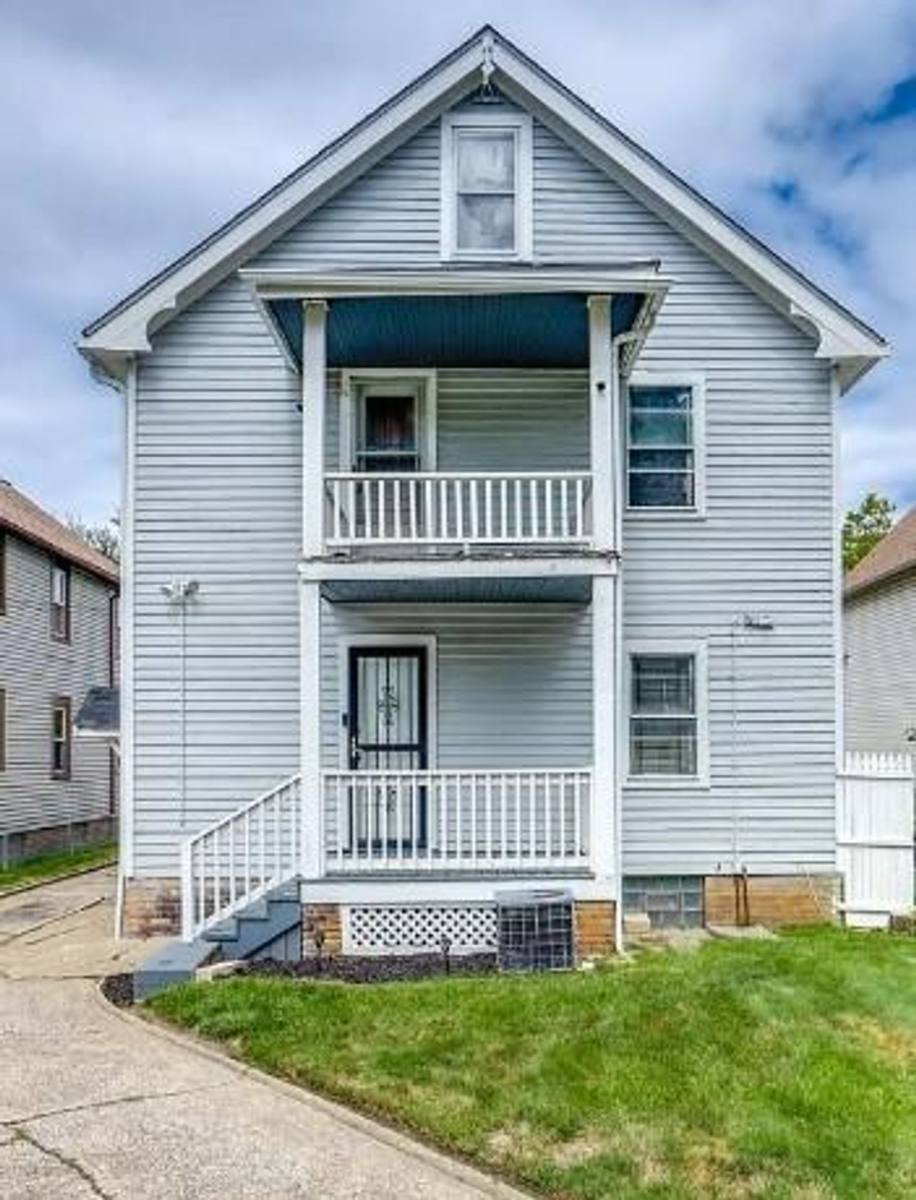 Apartment for rent at 14300 Darwin Ave, Cleveland, OH 44110