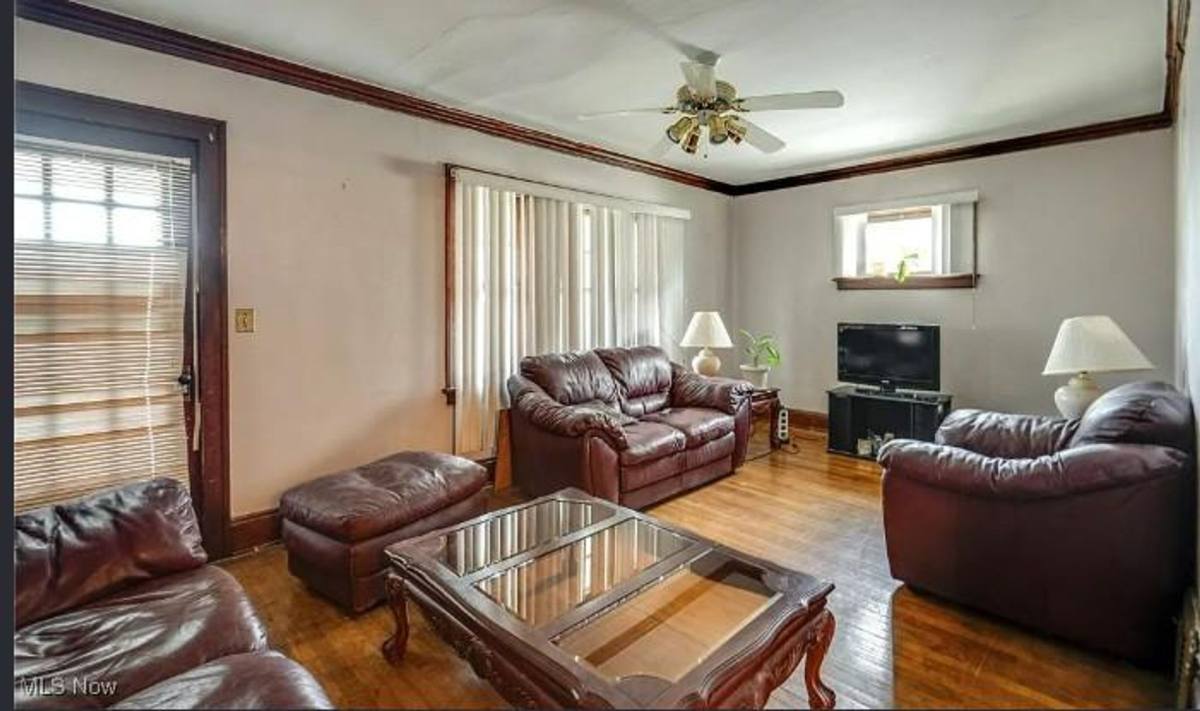 Apartment for rent at 14300 Darwin Ave, Cleveland, OH 44110