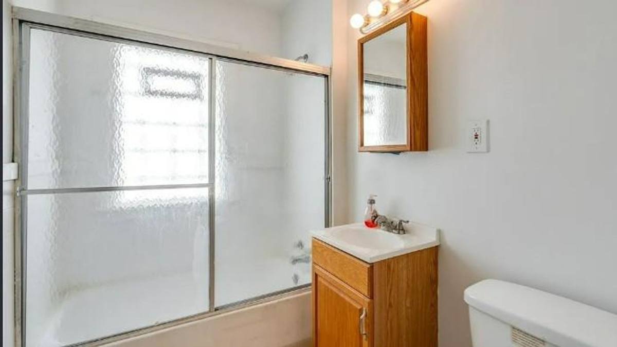 Apartment for rent at 14300 Darwin Ave, Cleveland, OH 44110