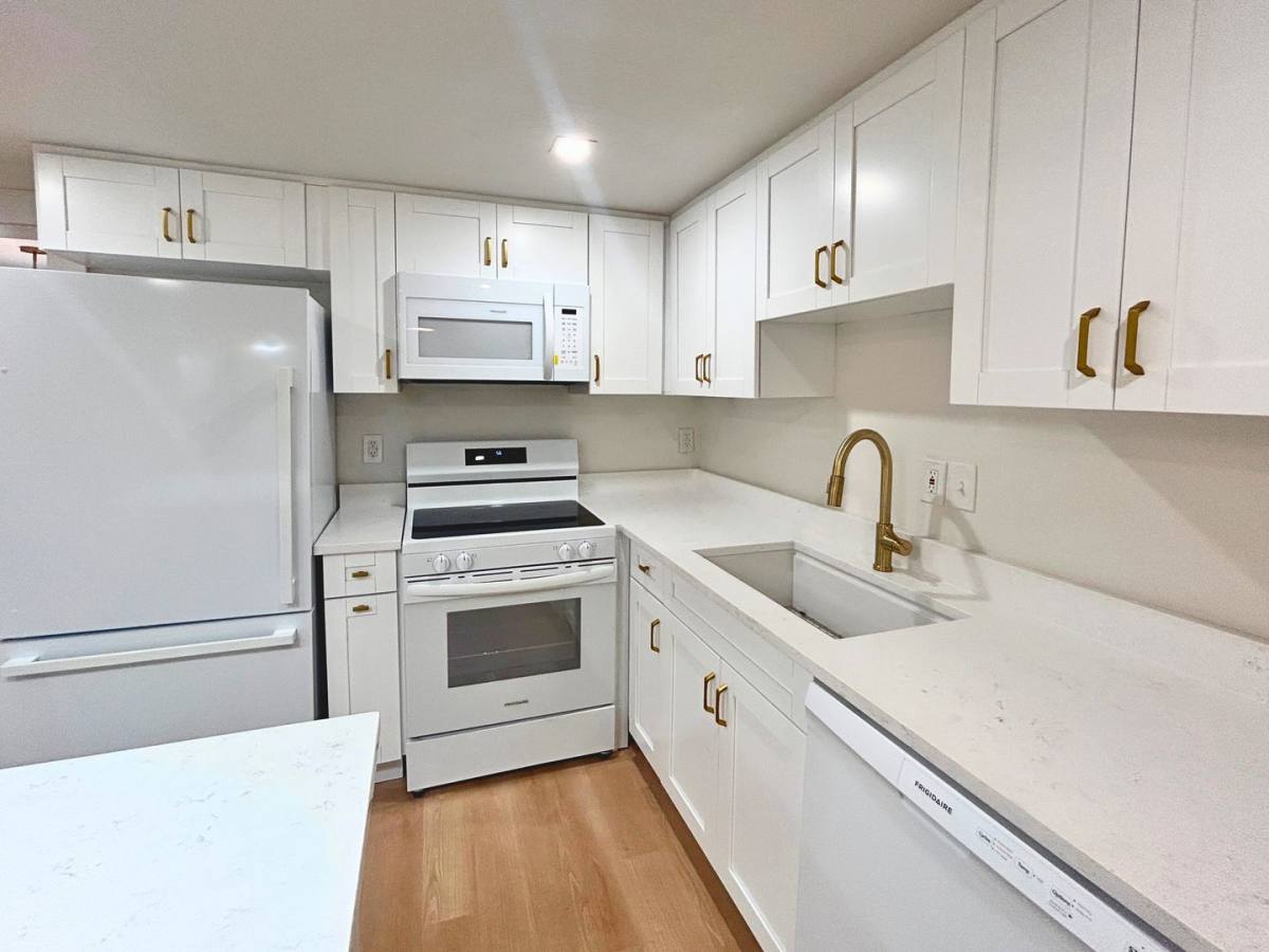 House for rent at 6215 58th Ave N W, Saint Petersburg, FL 33709