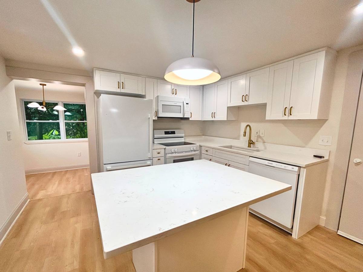 House for rent at 6215 58th Ave N W, Saint Petersburg, FL 33709