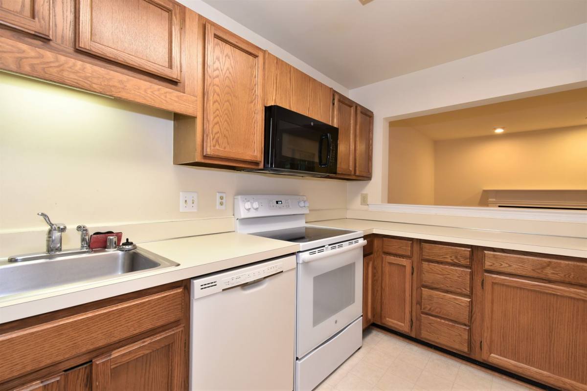 Condo for rent at 10702 Kings Riding Way, Rockville, MD 20852