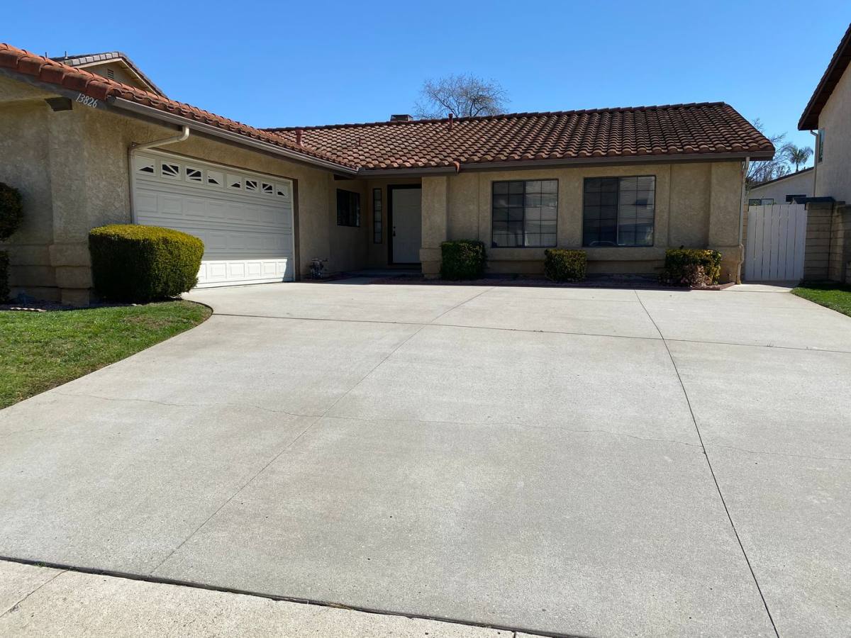 House for rent at 13826 Christian Barrett Dr, Moorpark, CA 93021