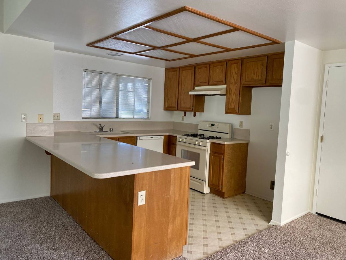 House for rent at 13826 Christian Barrett Dr, Moorpark, CA 93021