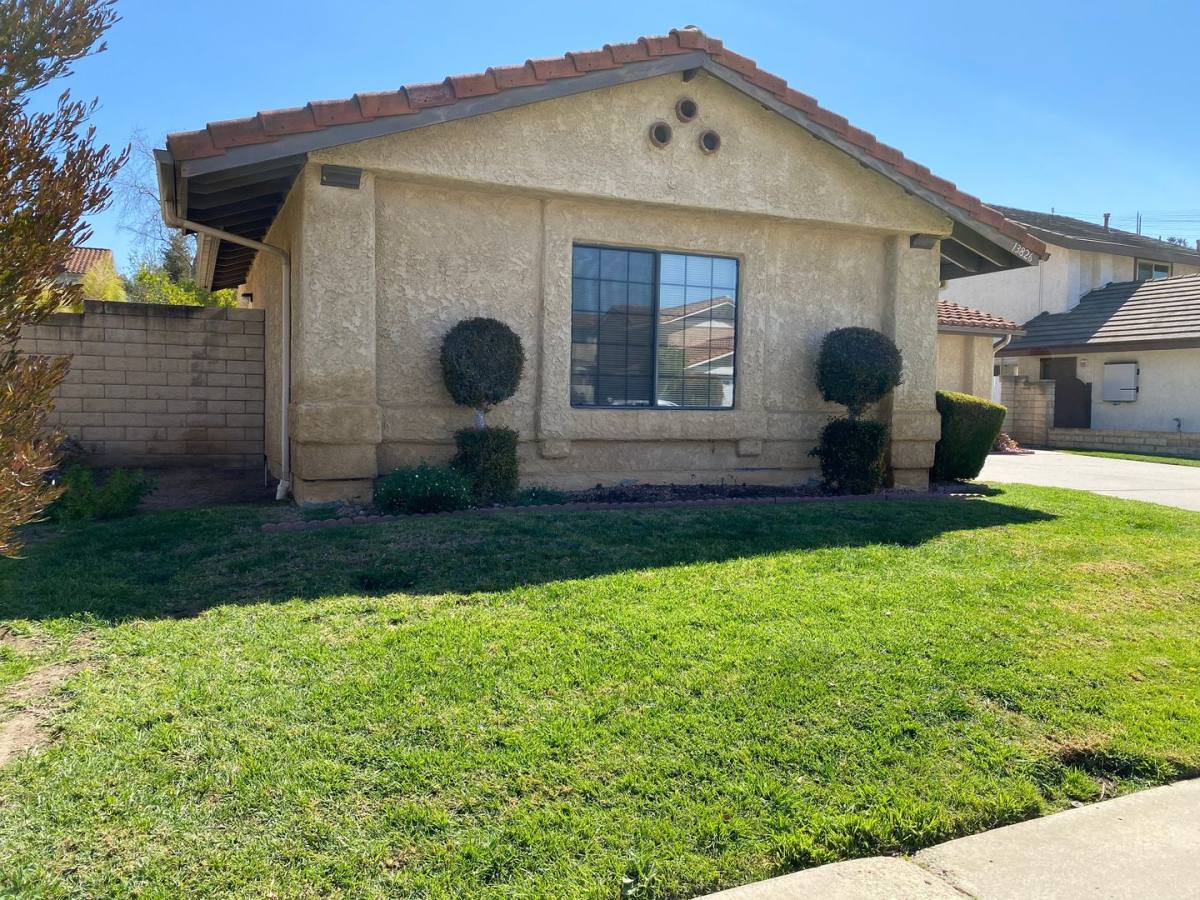 House for rent at 13826 Christian Barrett Dr, Moorpark, CA 93021
