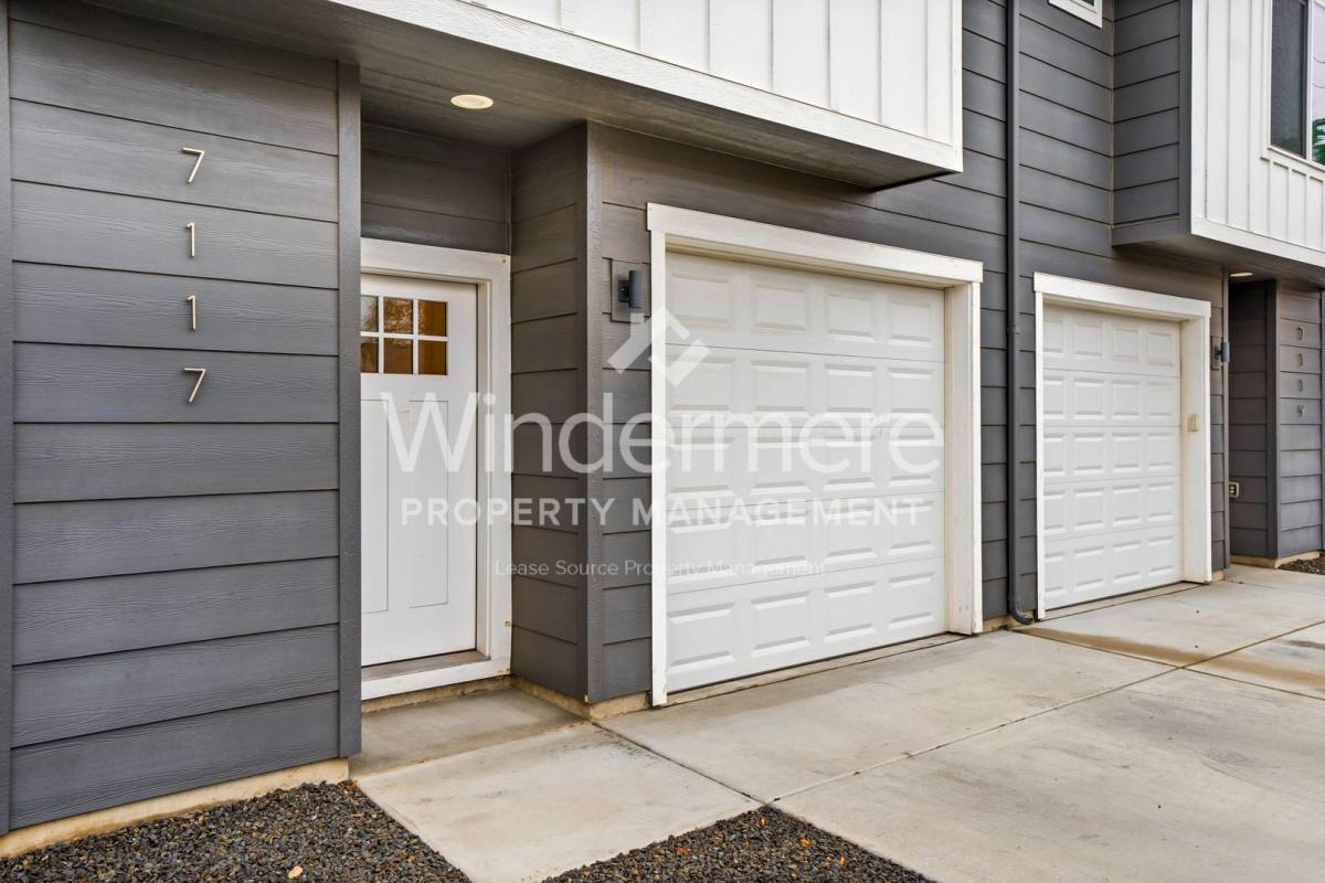 Townhouse for rent at 7117 E Pacific Way, Spokane, WA 99212