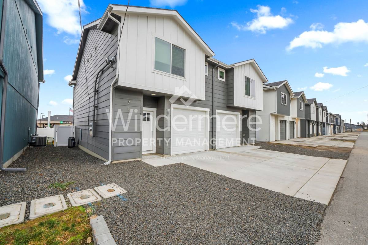 Townhouse for rent at 7117 E Pacific Way, Spokane, WA 99212