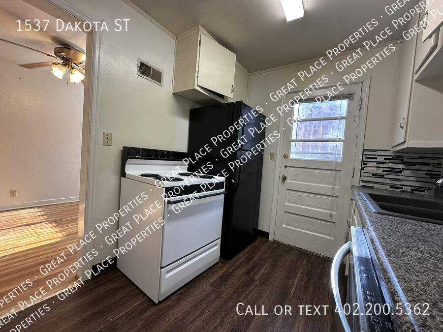 Apartment for rent at 1537 Dakota St, Lincoln, NE 68502