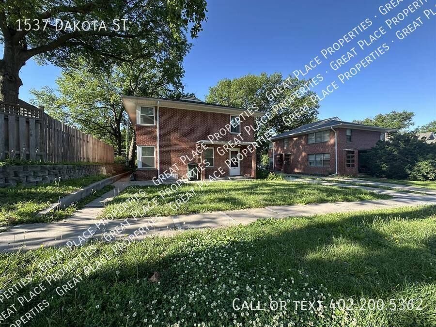 Apartment for rent at 1537 Dakota St, Lincoln, NE 68502