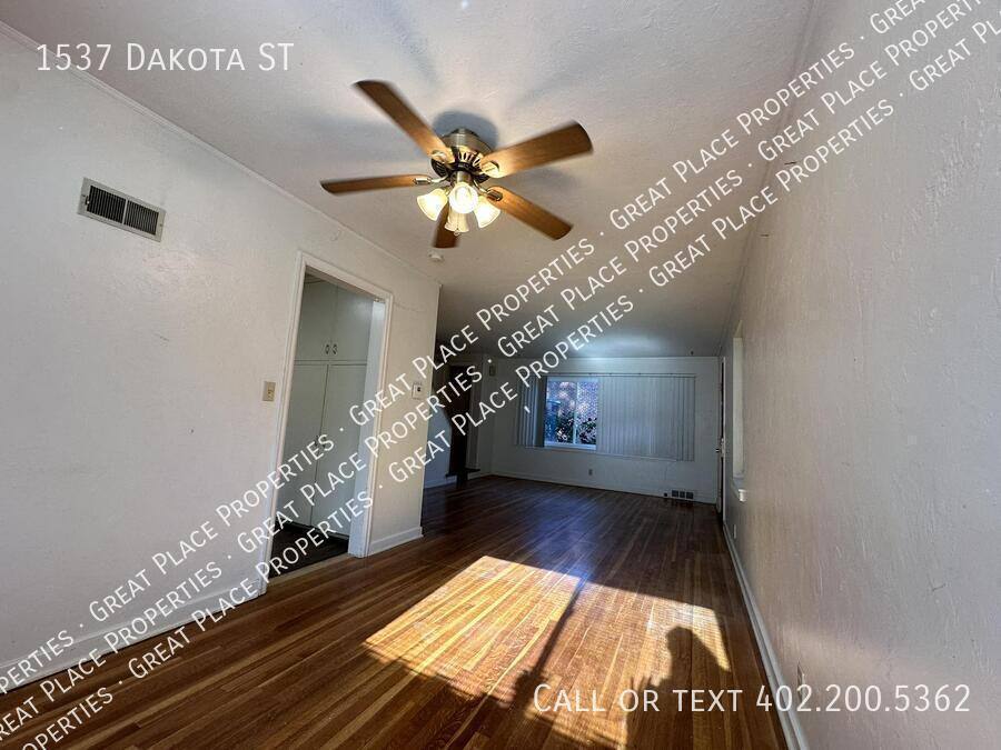 Apartment for rent at 1537 Dakota St, Lincoln, NE 68502