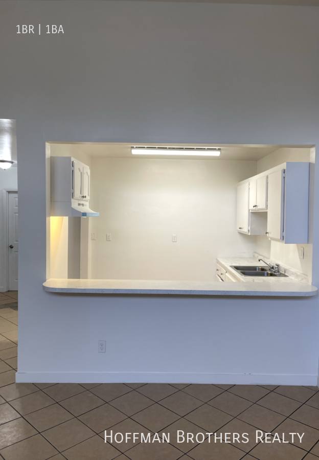 Apartment for rent at 916 W 84th St #10, Los Angeles, CA 90044