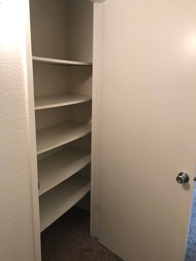 Apartment for rent at 300 W Alamos Ave, Clovis, CA 93612