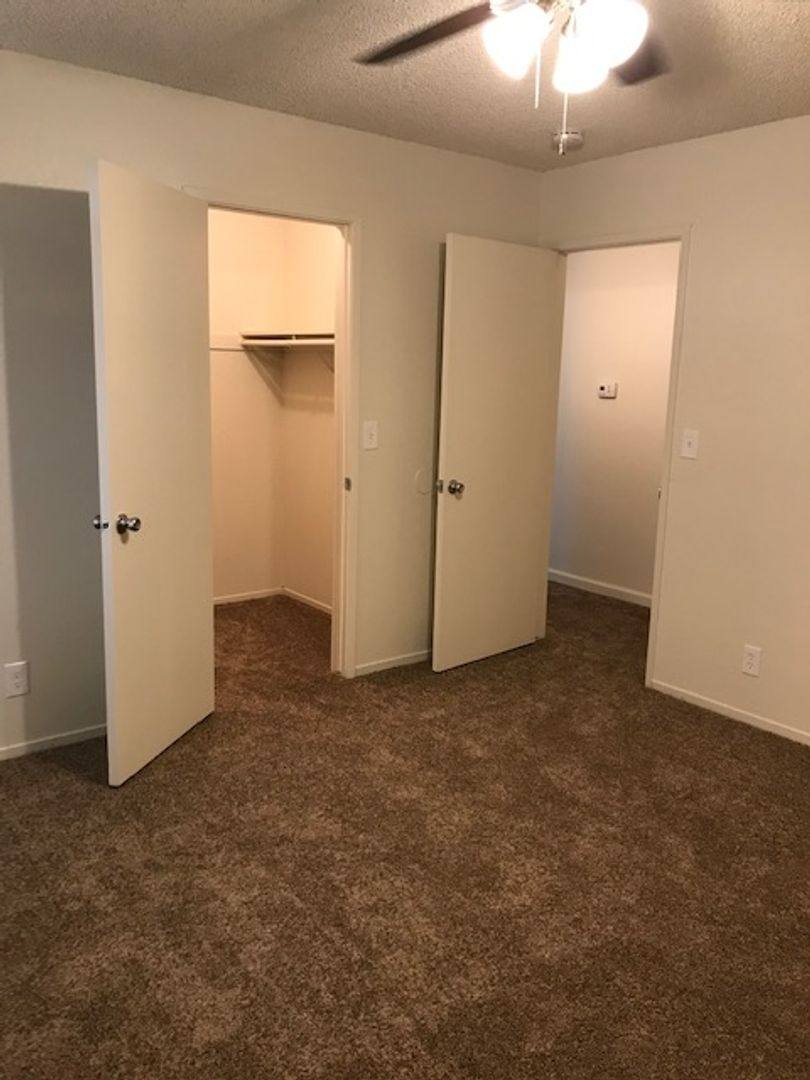 Apartment for rent at 300 W Alamos Ave, Clovis, CA 93612