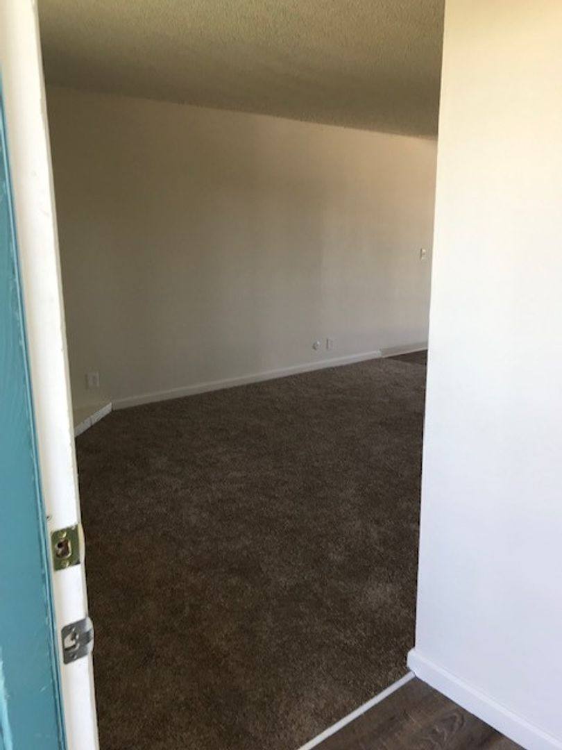 Apartment for rent at 300 W Alamos Ave, Clovis, CA 93612